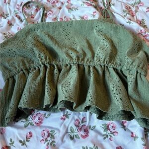 2/35$🍓⭐️ Olive Eyelet Ruffle Cami Top - Women Cropped